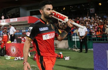 Sore shoulder could see Kohli miss out on the initial games for RCB in IPL10
