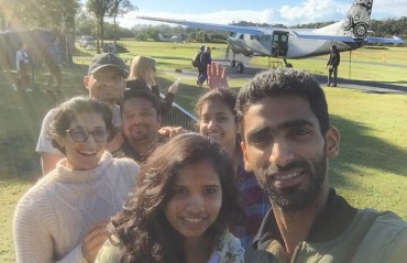 ADEVNETURE TIME: Shuttlers go skydiving in Australia