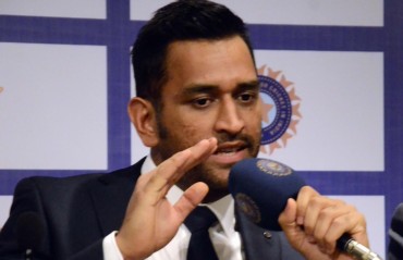 We need to push the umpires to make the right decision: MS Dhoni