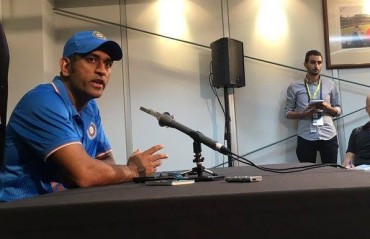 Captain Dhoni ignores questions on his ODI retirement