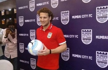 Mumbai City marquee Diego Forlan fit and ready to take on the ISL 2016 challenge