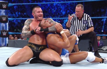 TFG SmackDown Review:New title contenders, TLC contract signing, Ellsworth destroyed
