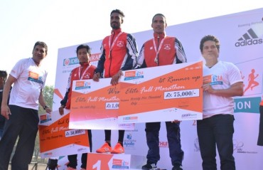 Gopi T and Monika Athare win the IDBI  New Delhi Marathon 2017